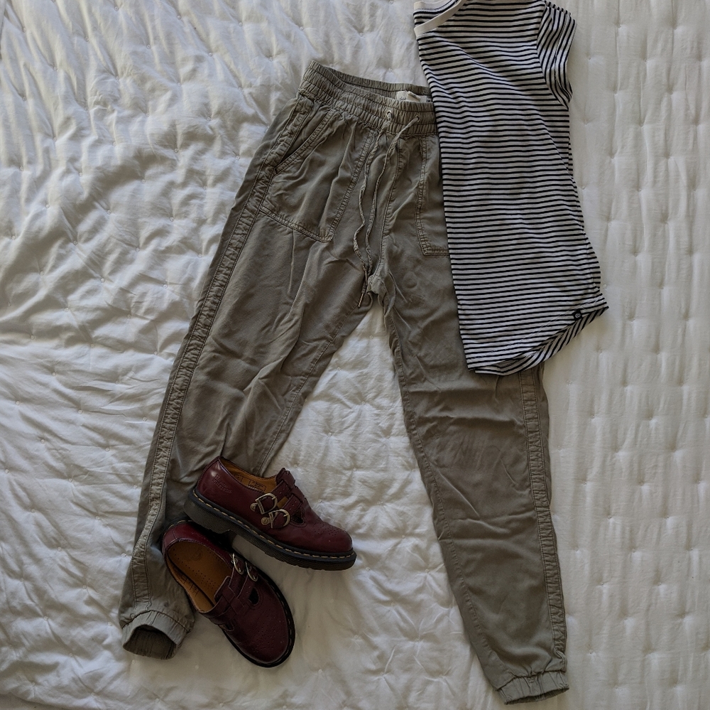 Trendy olive green joggers
